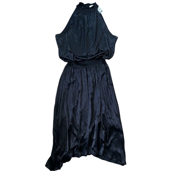 Black pleated halter style dress NWT size Medium - Picture 4 of 9